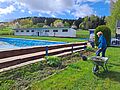 16.04.2024 - Arbeiten an der Umzäunung und Pflege der Anlage Foto: Franziska Meier, Bockau